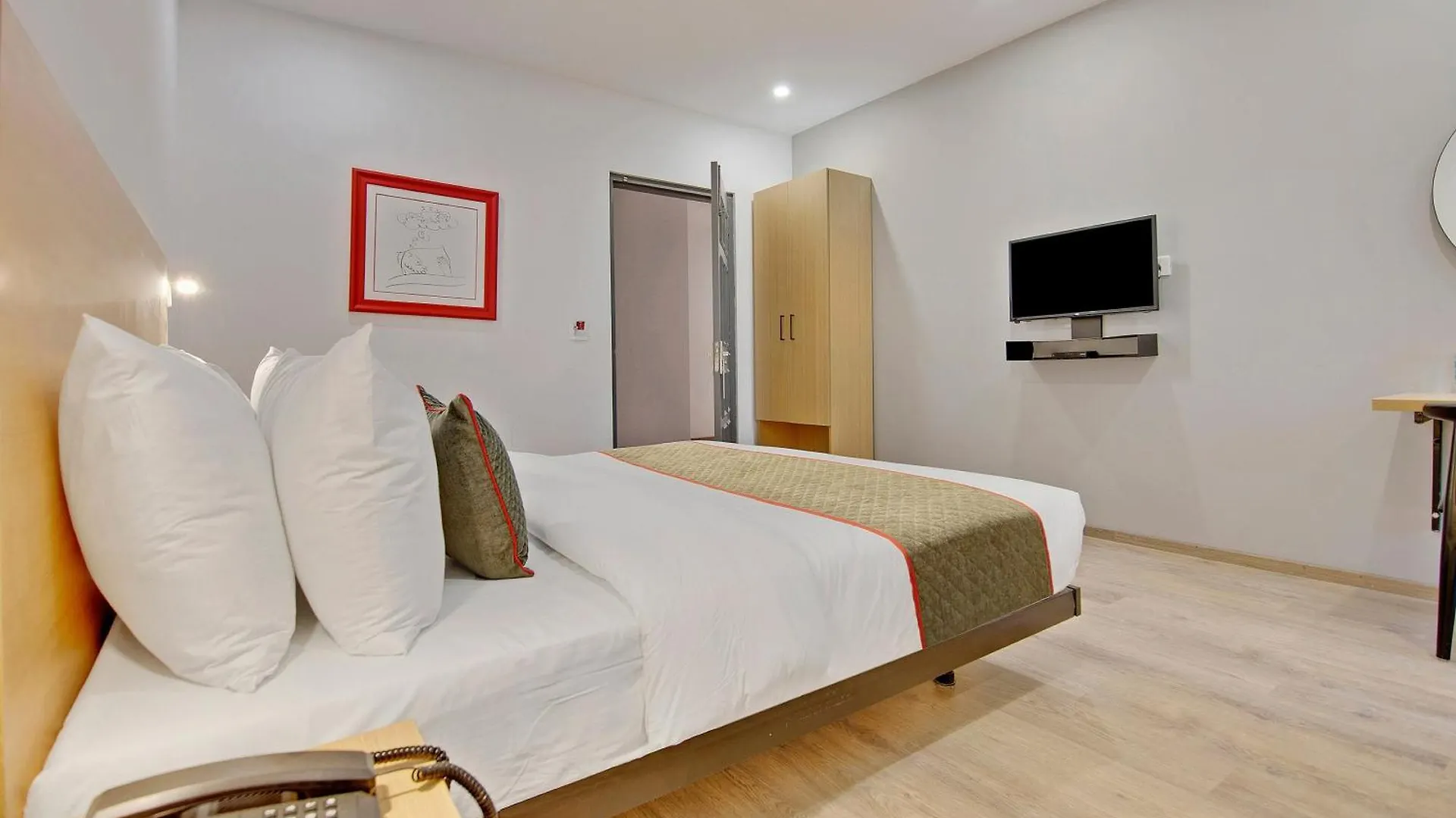 Hotel King Plaza Near Delhi Airport New Delhi