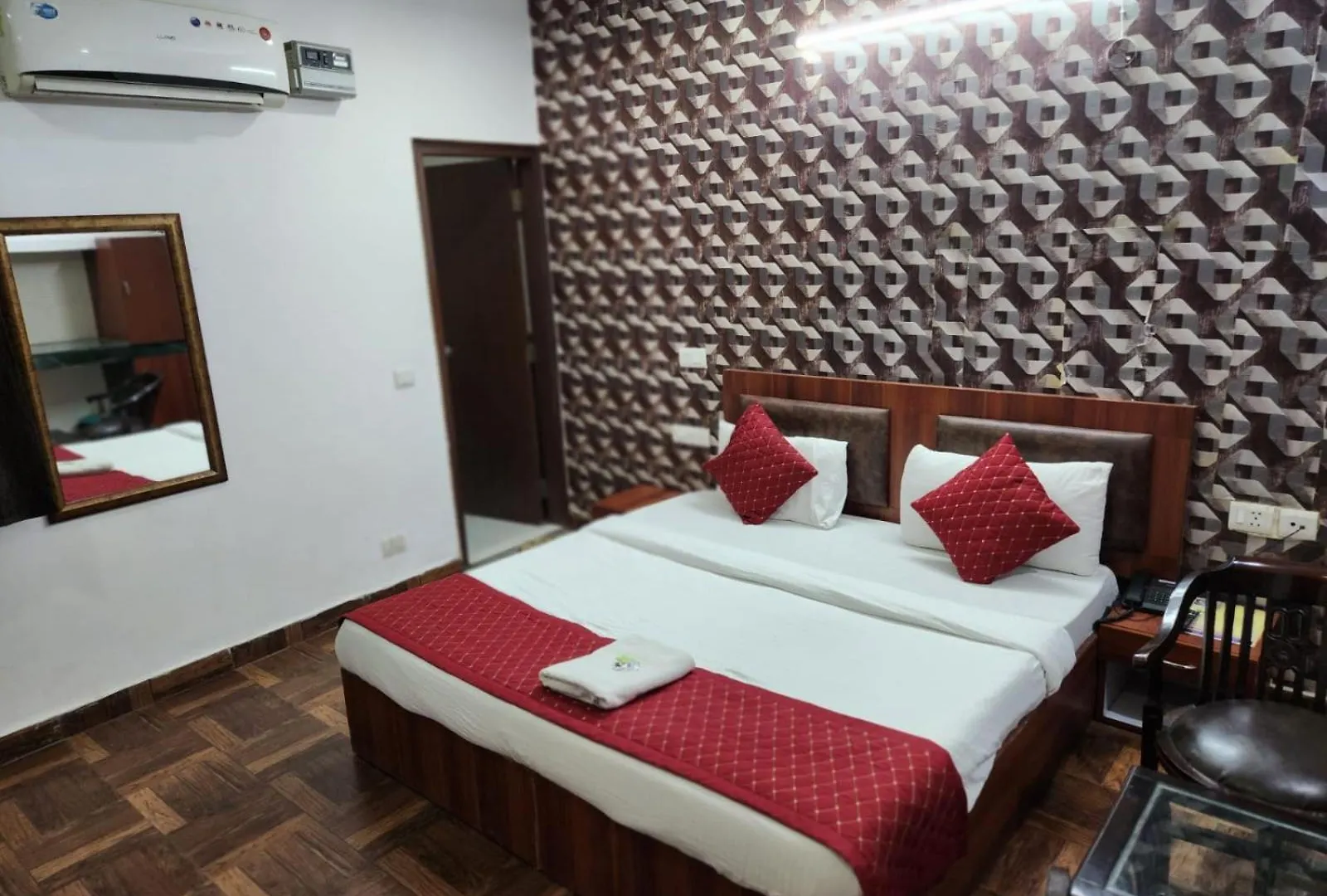 Hotel King Plaza Near Delhi Airport New Delhi